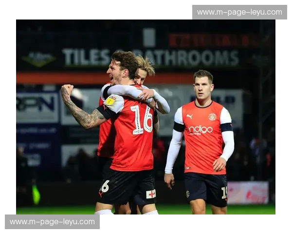 卢顿保级战现争议换人 业内观点认为调整时机值得商榷 卢顿保级战现争议换人 业内观点认为调整时机值得商榷